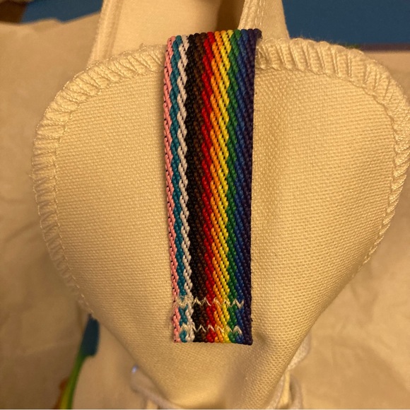 LAST PAIR!  CONVERSE RUN STAR MOTION PLATFORM PRIDE - Picture 6 of 8